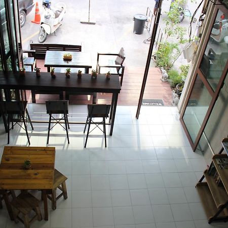 Bedtiny Hostel (Adults Only) Чиангмай Экстерьер фото
