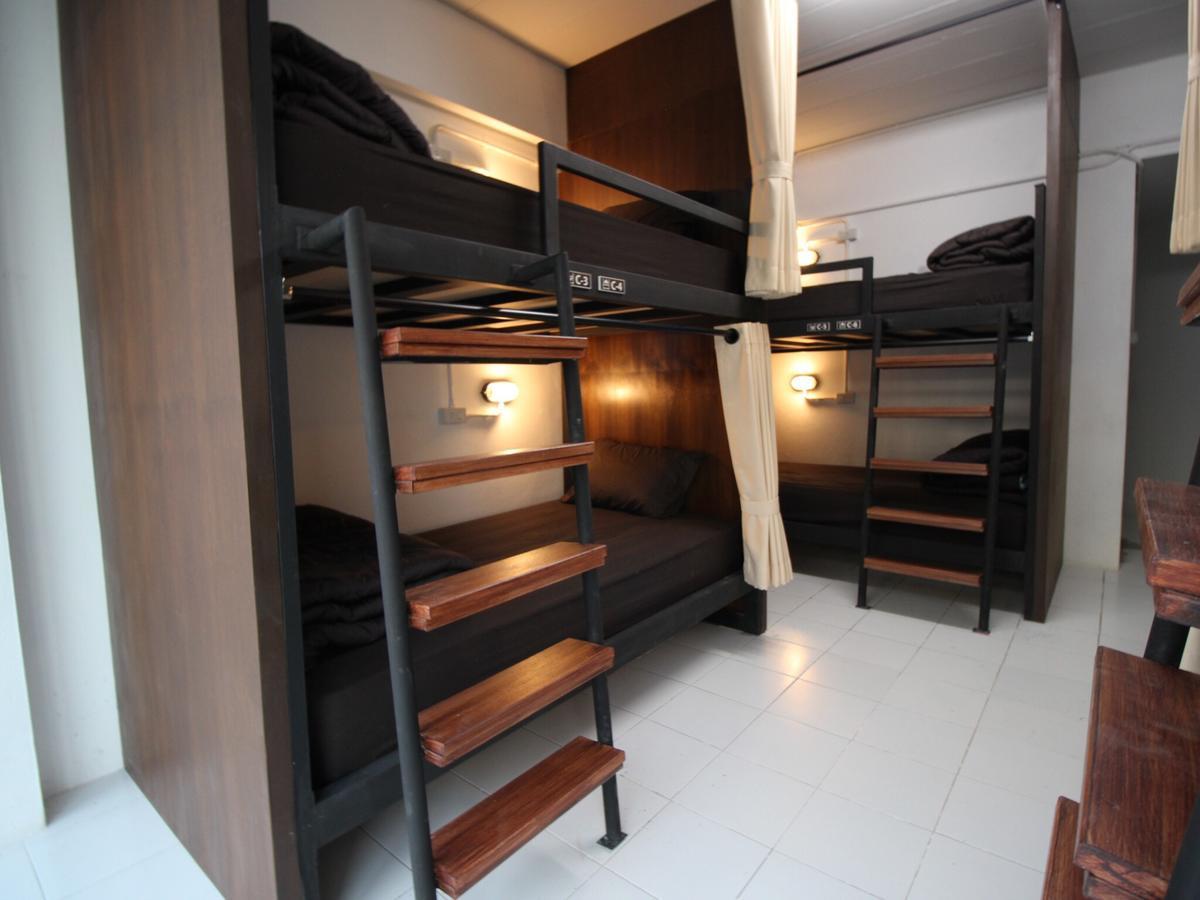 Bedtiny Hostel (Adults Only) Чиангмай Экстерьер фото