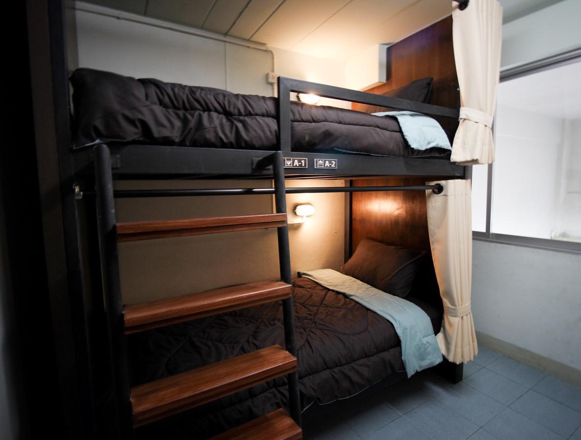 Bedtiny Hostel (Adults Only) Чиангмай Экстерьер фото
