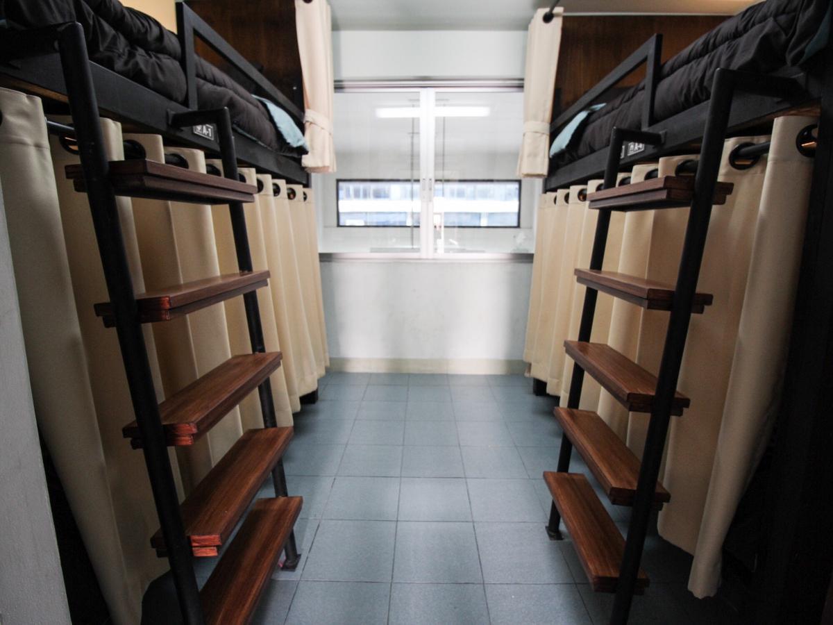 Bedtiny Hostel (Adults Only) Чиангмай Экстерьер фото