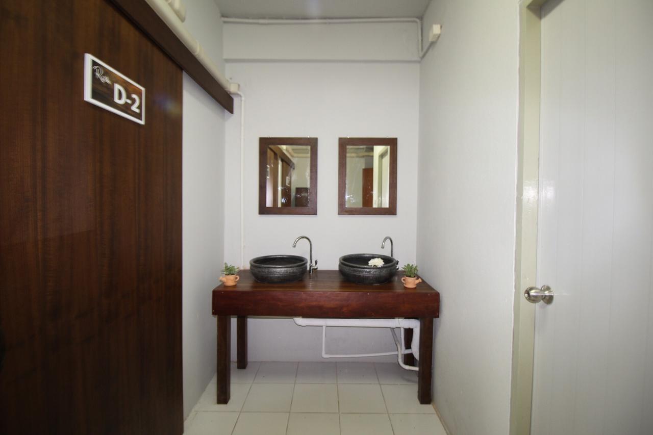 Bedtiny Hostel (Adults Only) Чиангмай Экстерьер фото