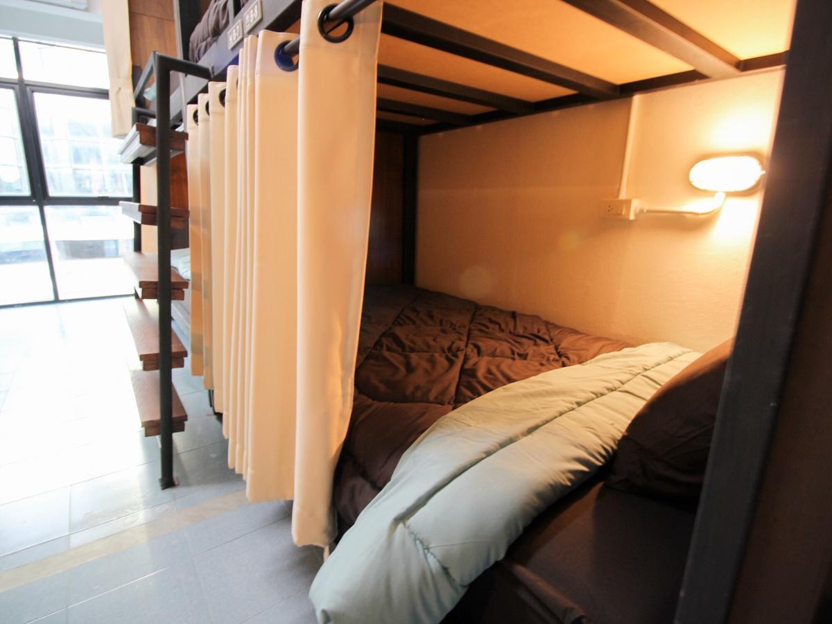 Bedtiny Hostel (Adults Only) Чиангмай Экстерьер фото