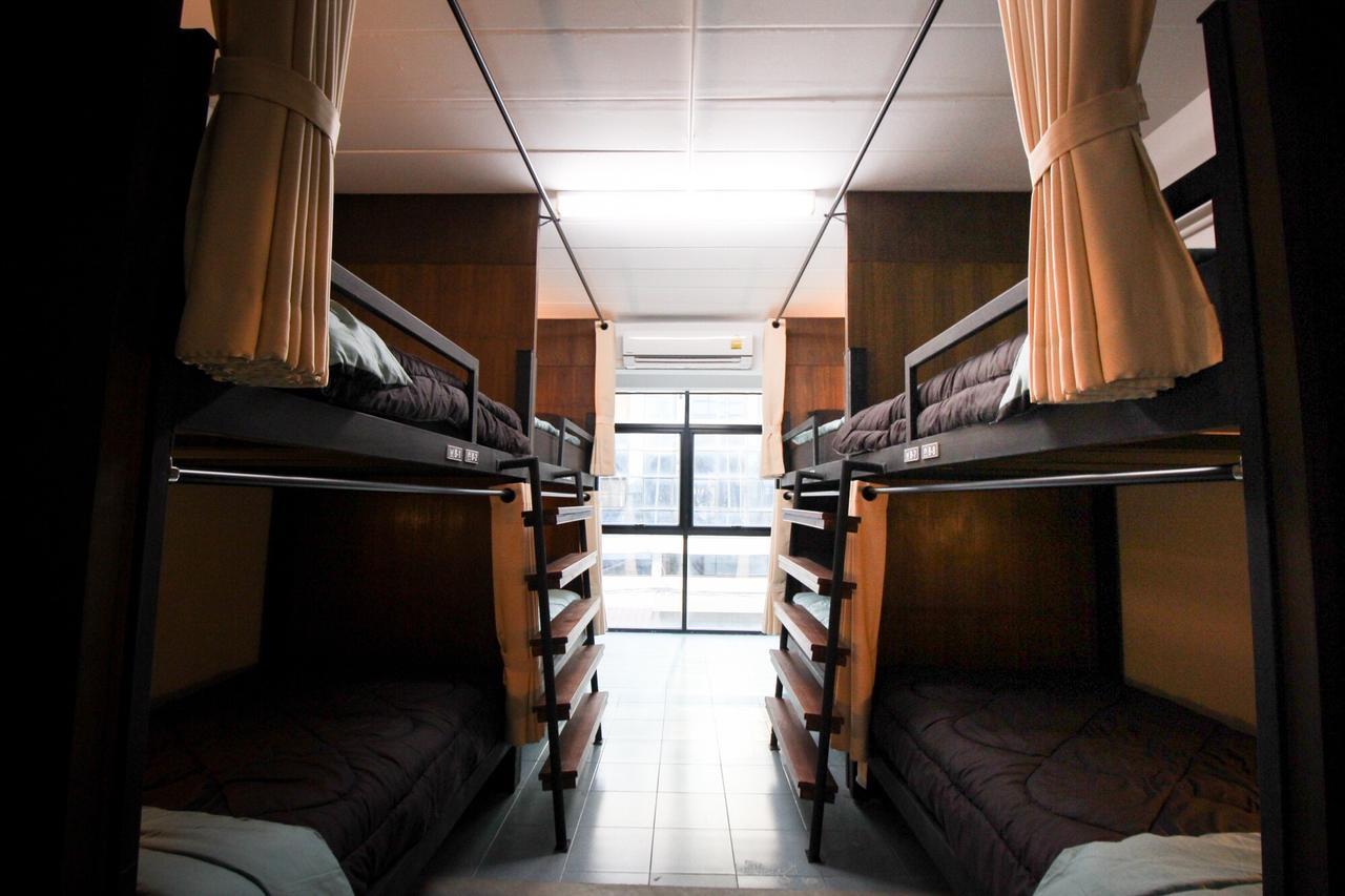 Bedtiny Hostel (Adults Only) Чиангмай Экстерьер фото