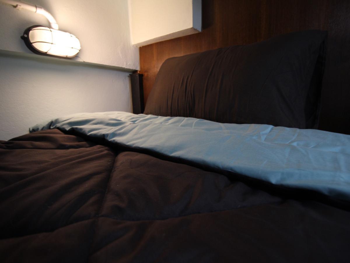 Bedtiny Hostel (Adults Only) Чиангмай Экстерьер фото