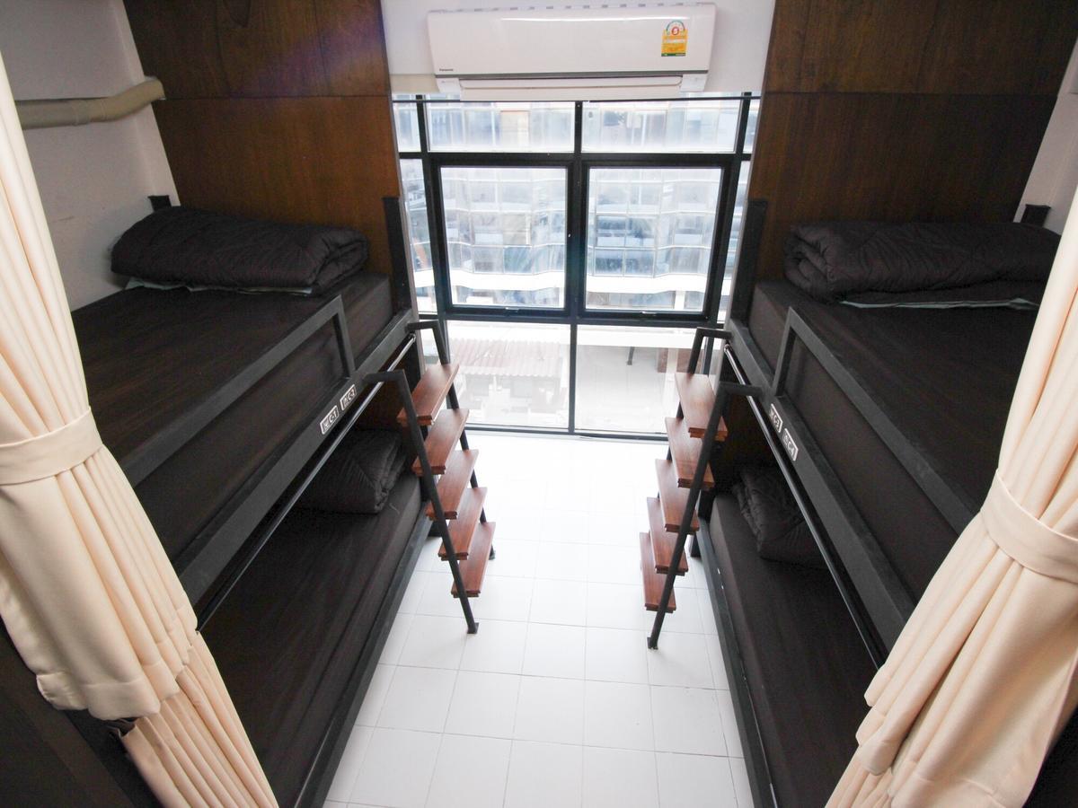 Bedtiny Hostel (Adults Only) Чиангмай Экстерьер фото