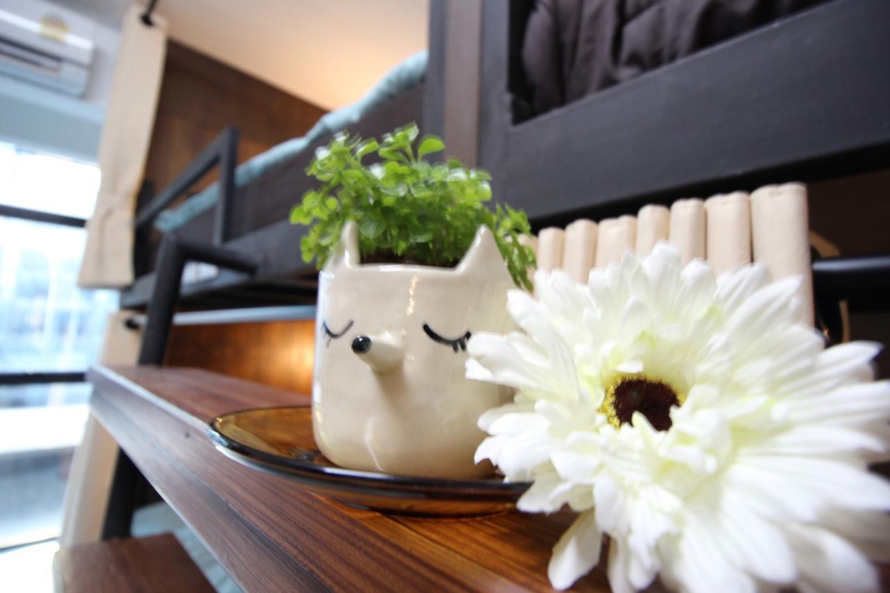 Bedtiny Hostel (Adults Only) Чиангмай Экстерьер фото