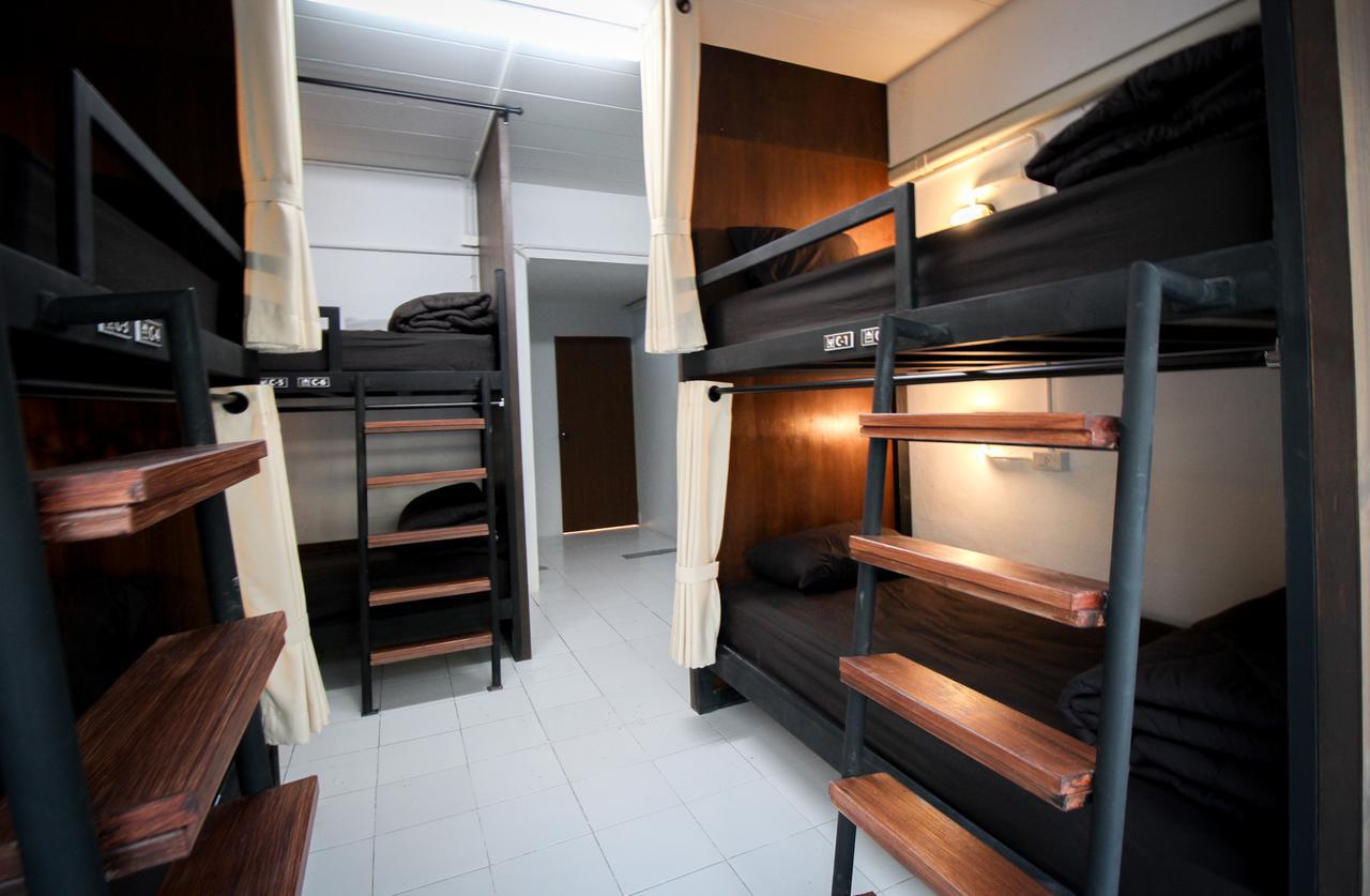 Bedtiny Hostel (Adults Only) Чиангмай Экстерьер фото
